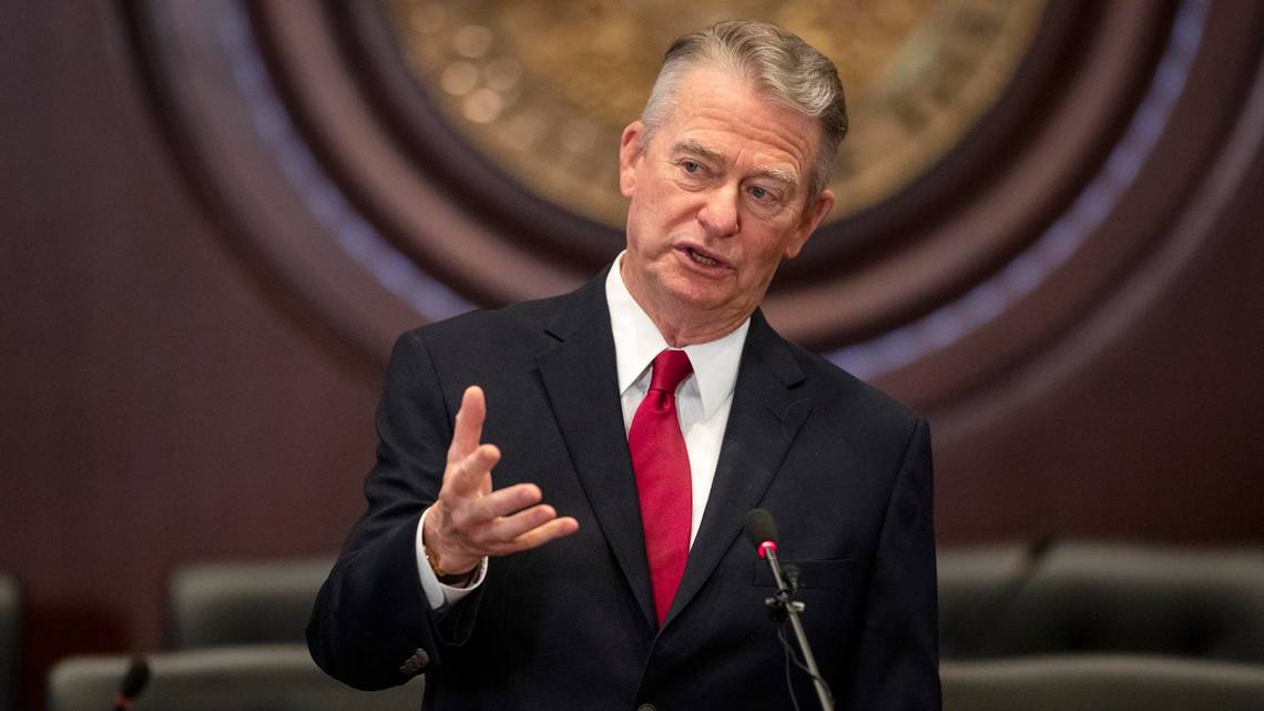 Gov. Brad Little says Idaho will send law enforcement to U.S.Mexico